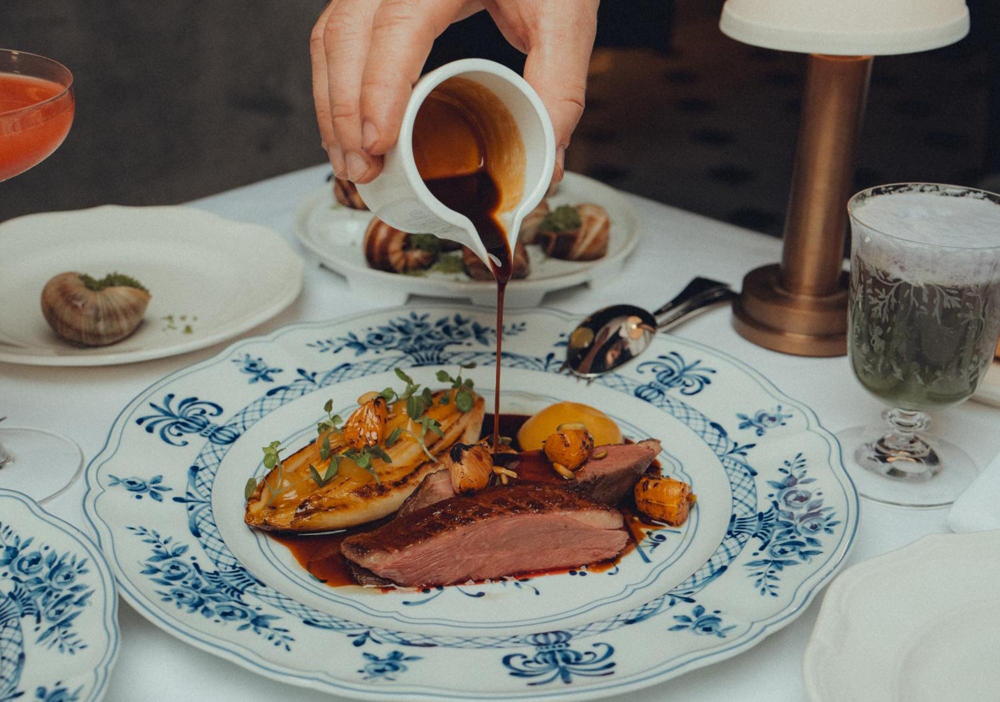 Five Luxe Hotel Dubai Luaran gambar A duck dish at the restaurant