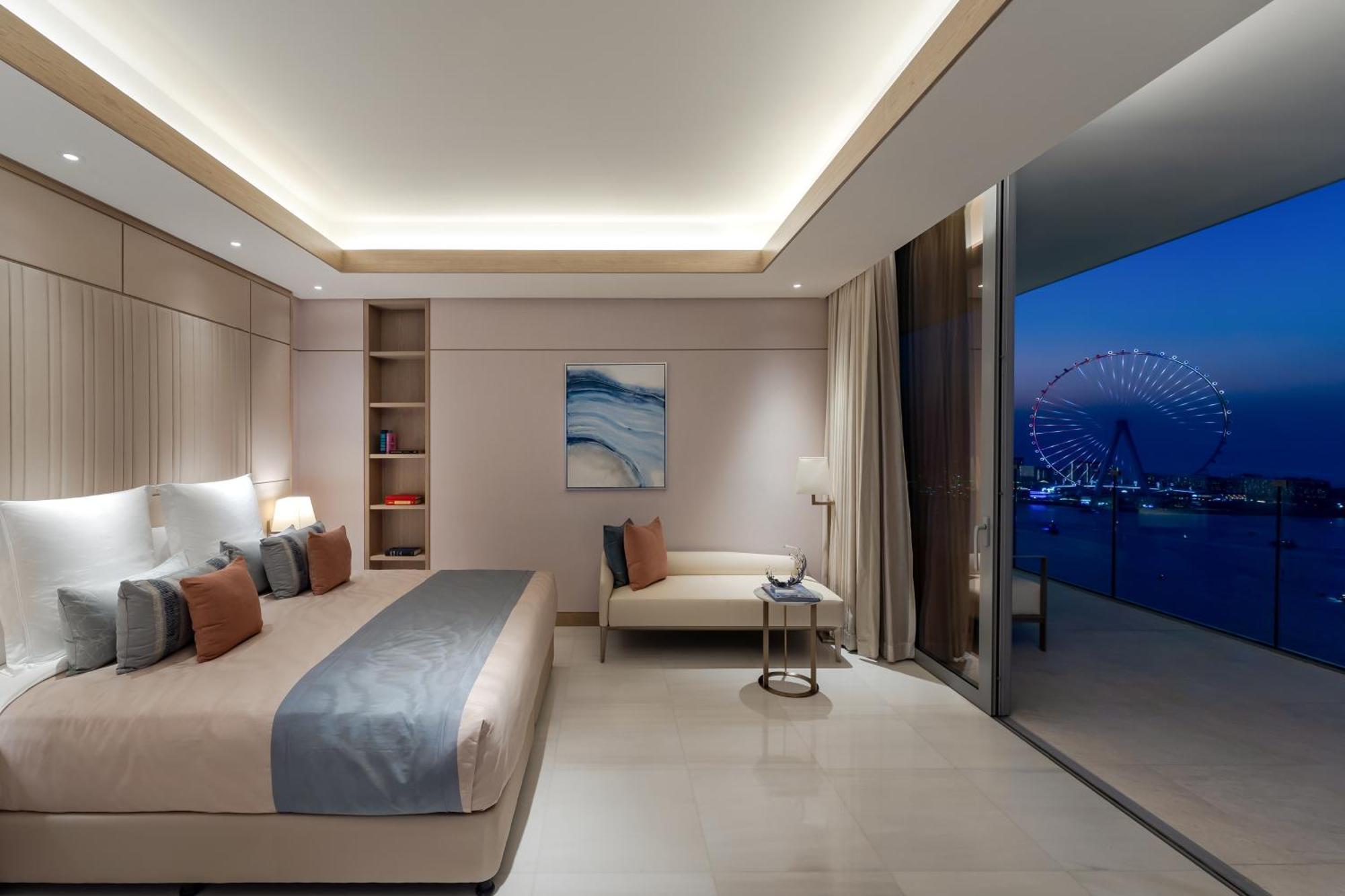 Five Luxe Hotel Dubai Luaran gambar A bedroom in the hotel