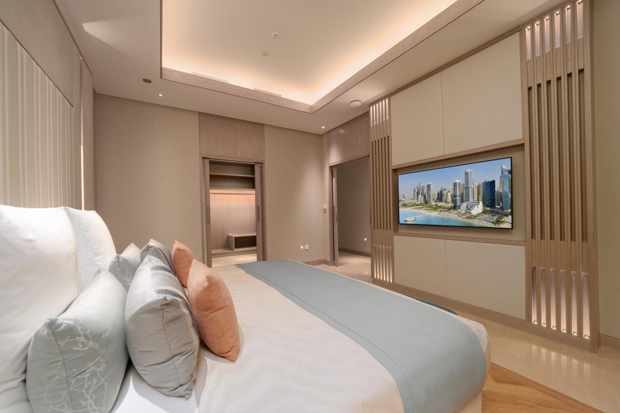 Five Luxe Hotel Dubai Luaran gambar A bedroom