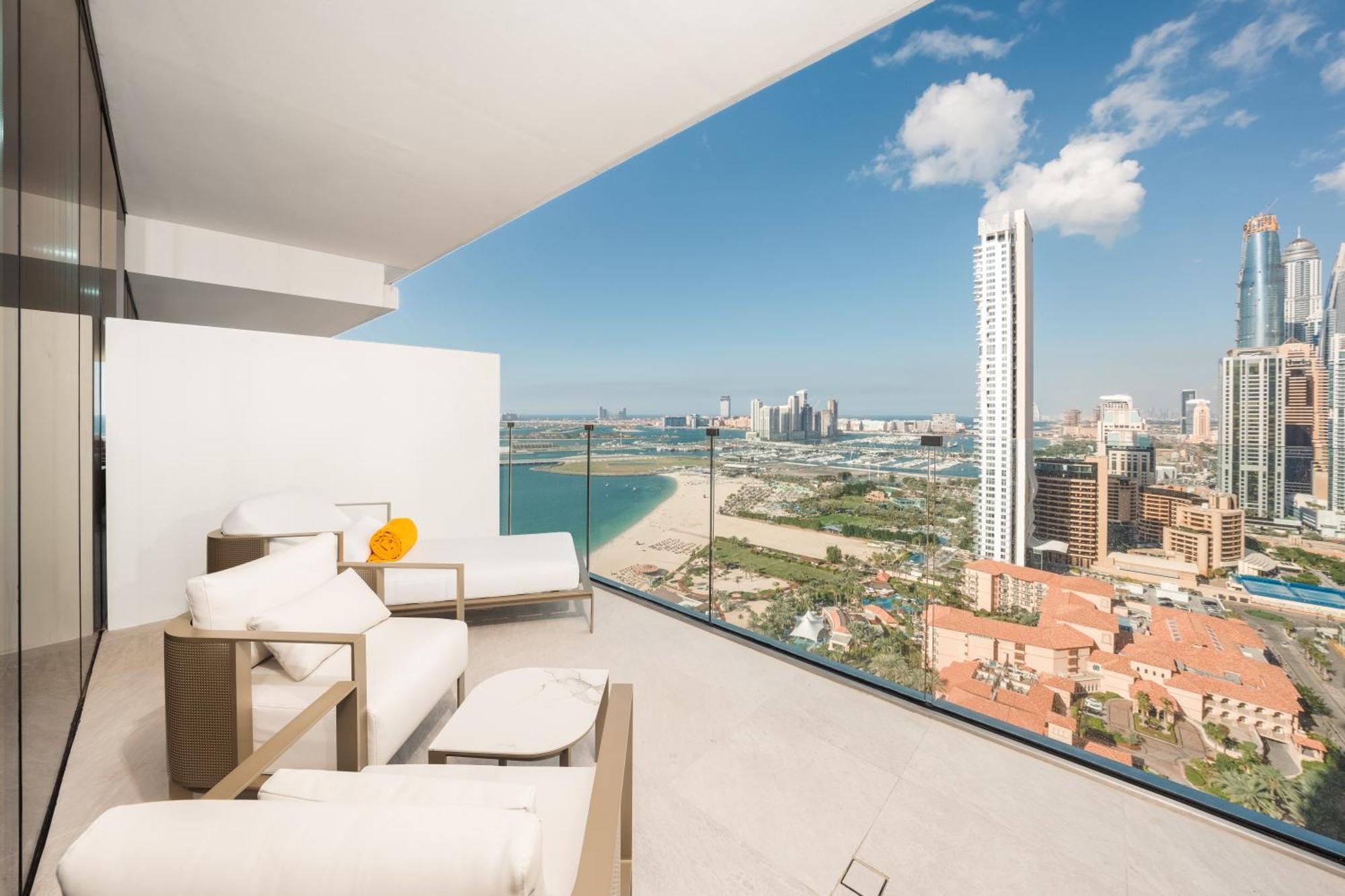 Five Luxe Hotel Dubai Luaran gambar View from the balcony of a typical apartment