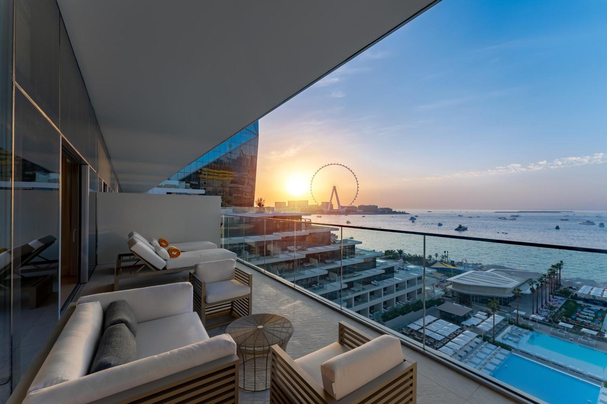 Five Luxe Hotel Dubai Luaran gambar View of the Palm Jumeirah from the hotel