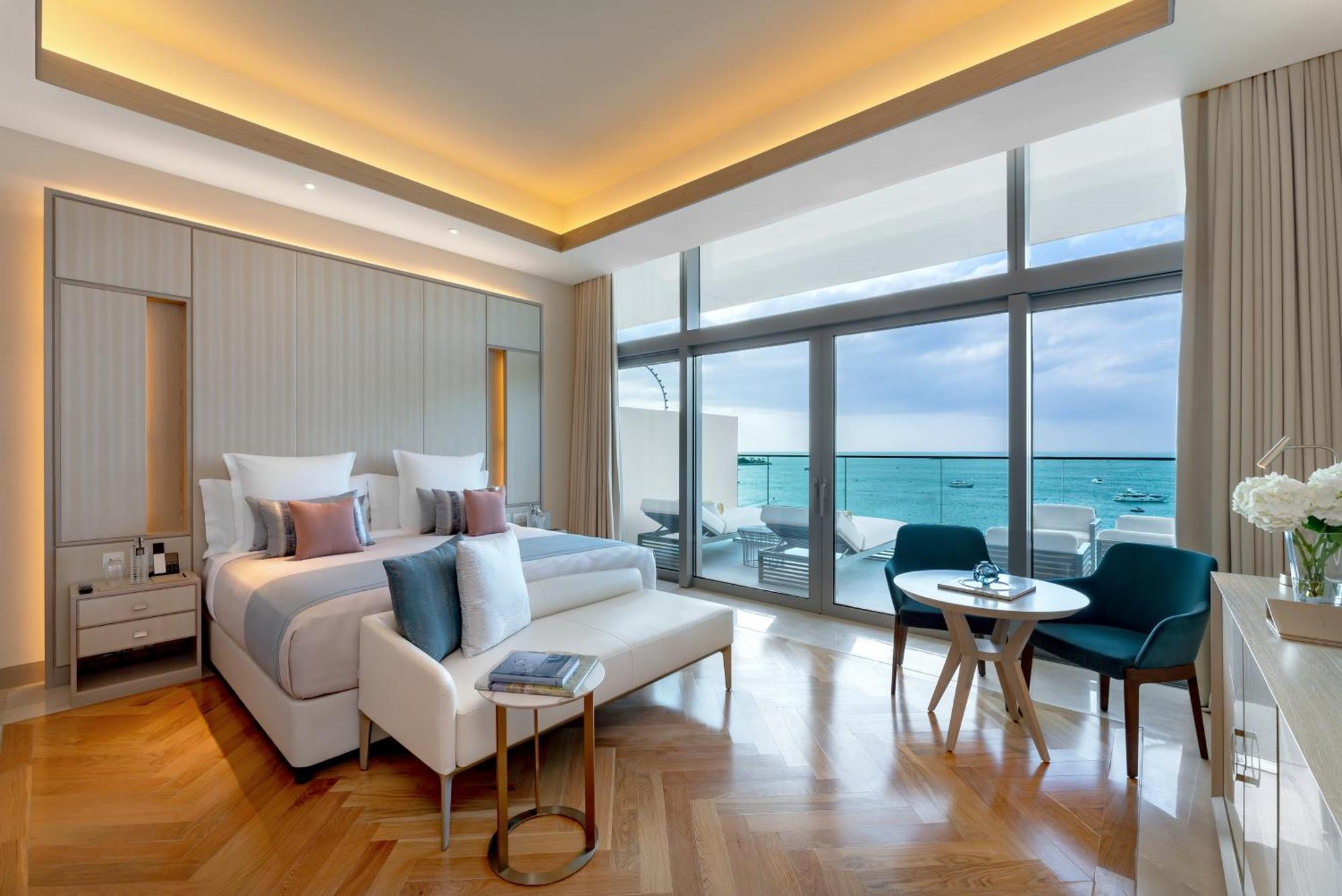 Five Luxe Hotel Dubai Luaran gambar A bedroom at the hotel