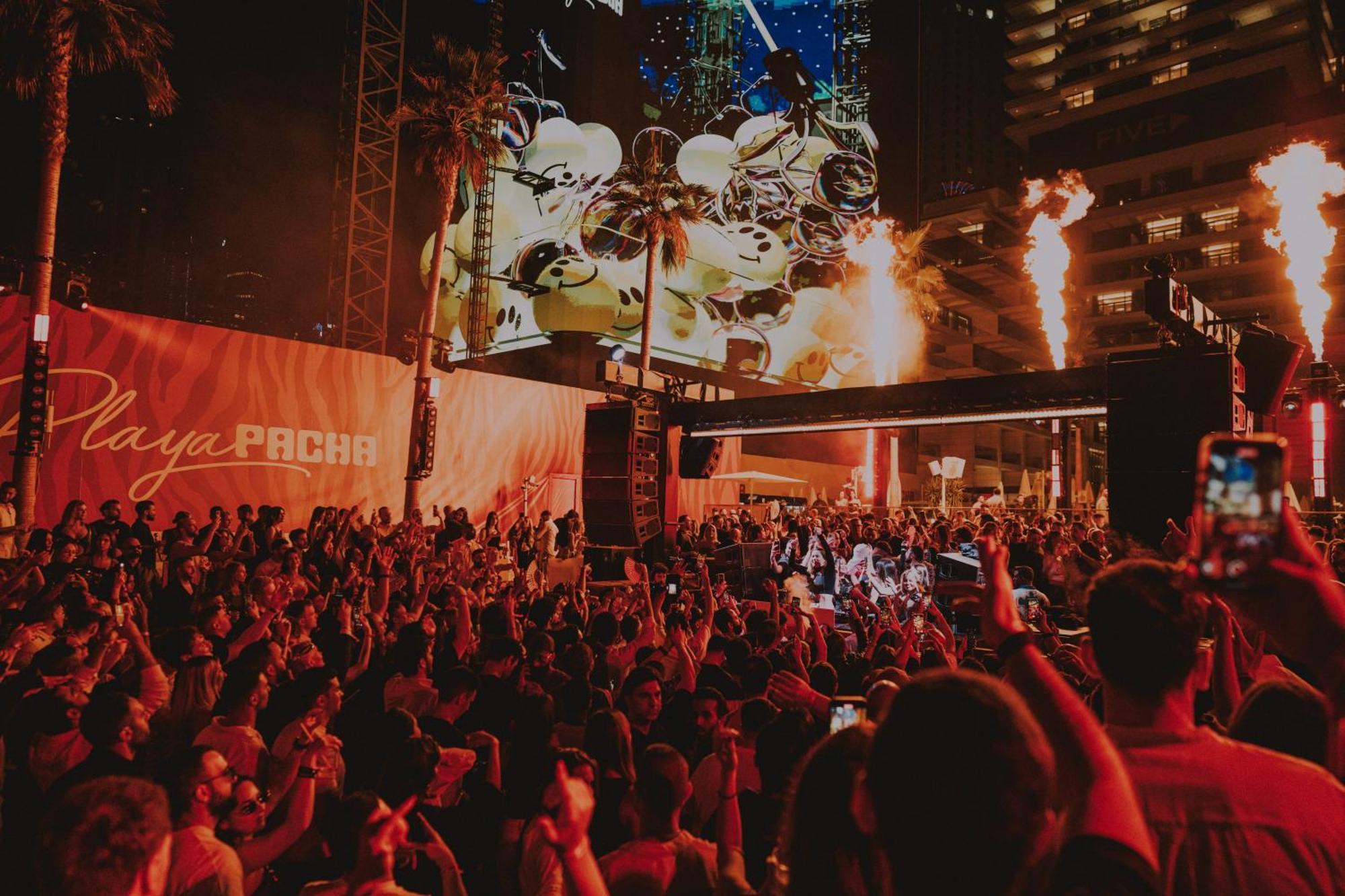 Five Luxe Hotel Dubai Luaran gambar The nightclub in 2019
